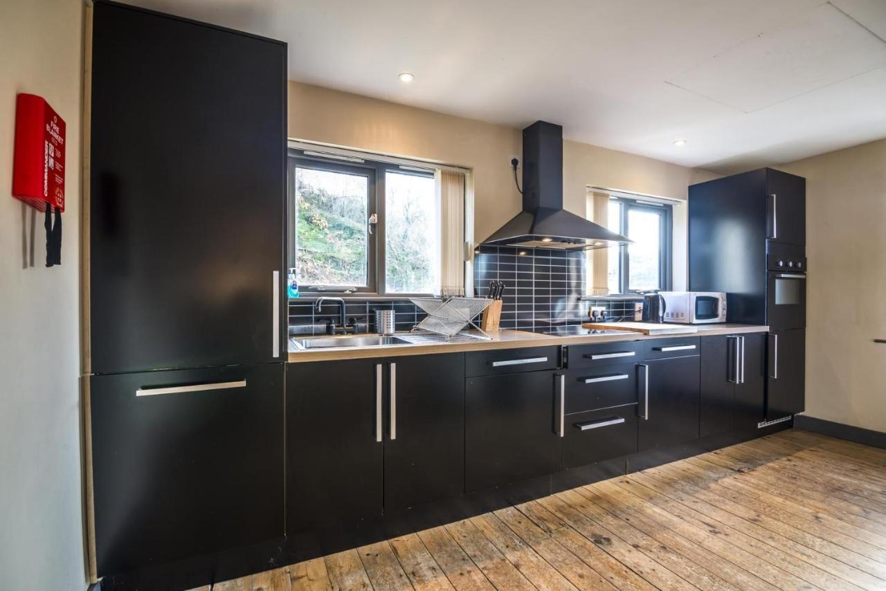 Rock Cottage - 3 Bedroom Holiday Home - Fishguard Bagian luar foto