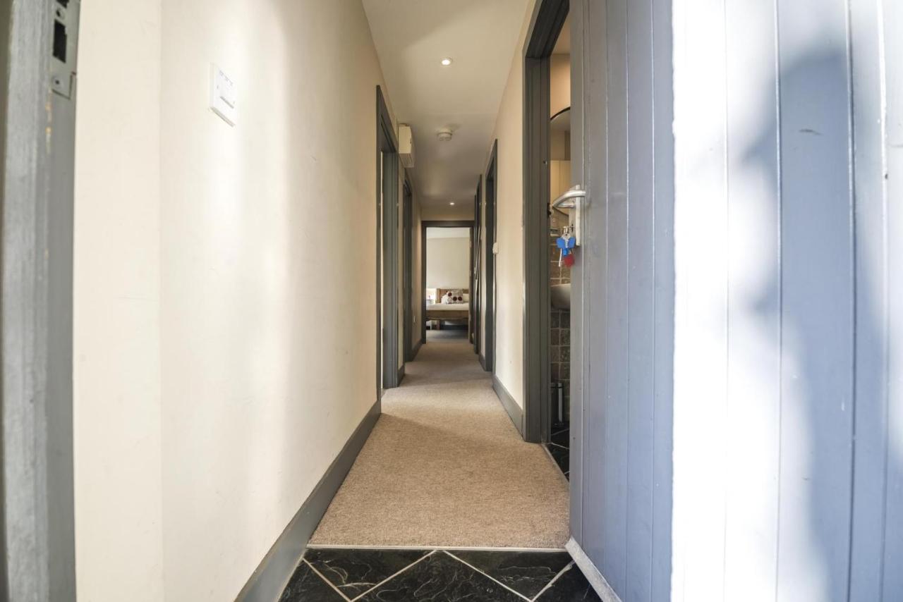 Rock Cottage - 3 Bedroom Holiday Home - Fishguard Bagian luar foto