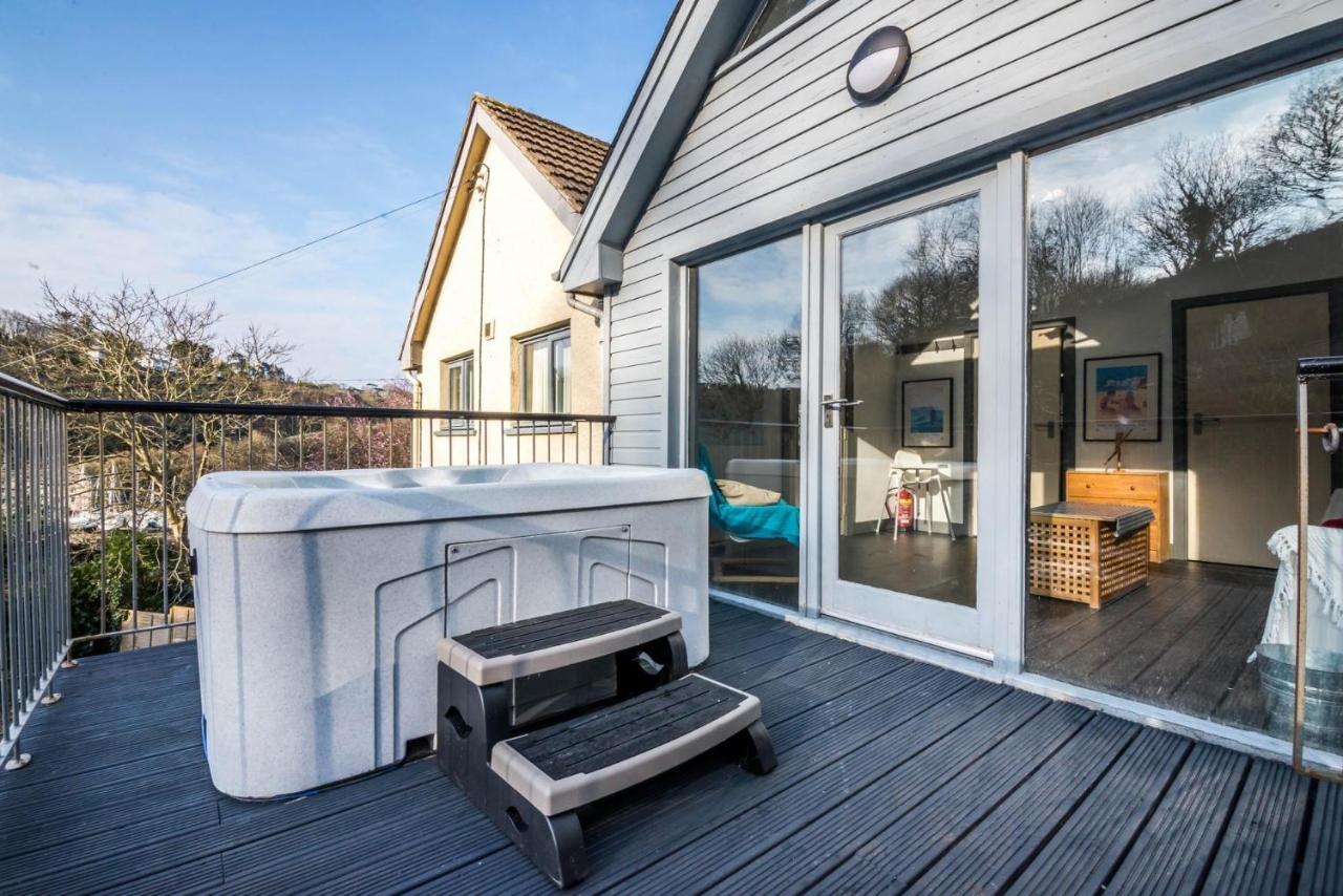 Rock Cottage - 3 Bedroom Holiday Home - Fishguard Bagian luar foto